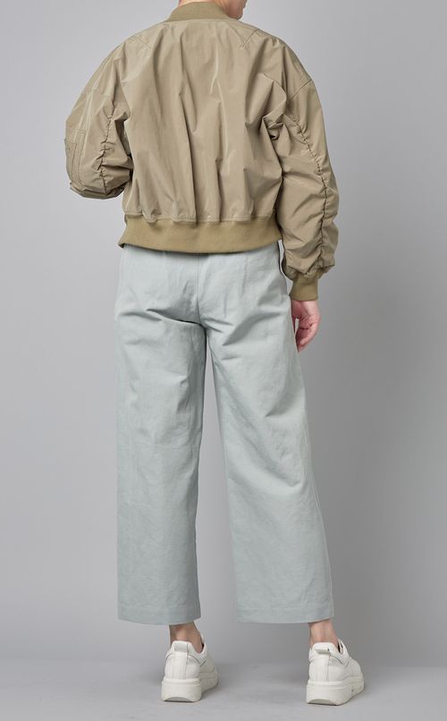 ジップアップボリュームブルゾン