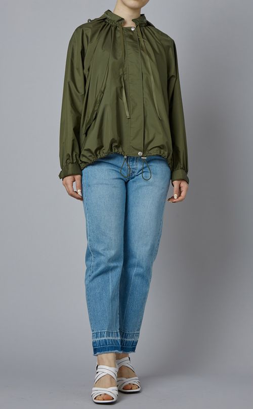 ショートマウンテンパーカー