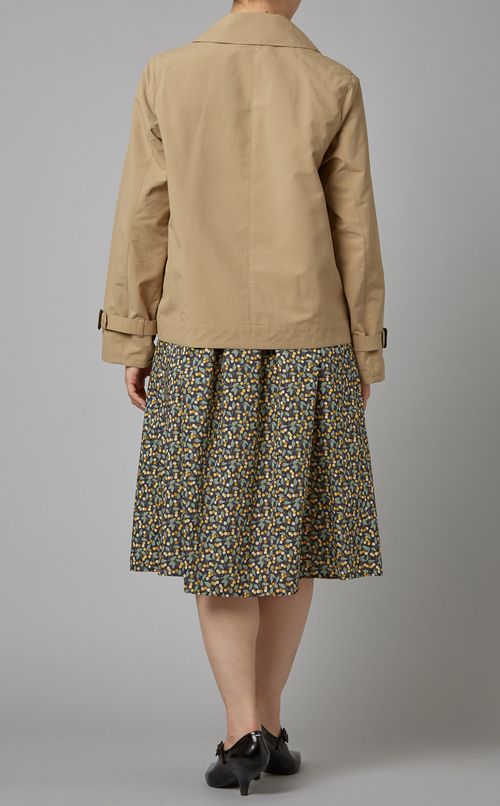 ショートトレンチコート