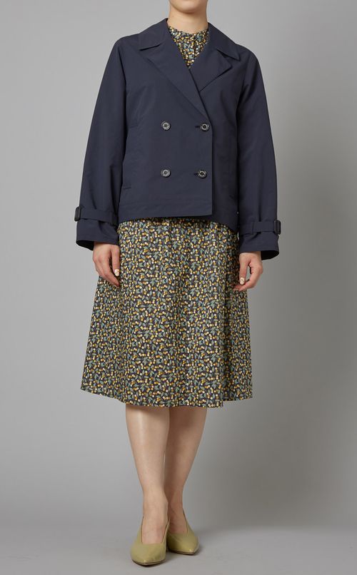 ショートトレンチコート