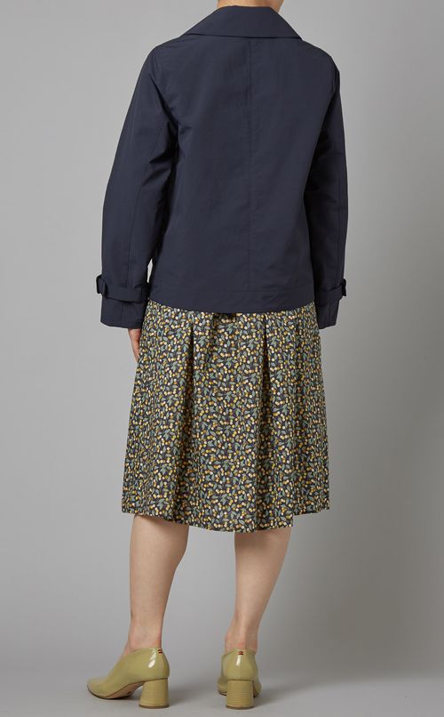 ショートトレンチコート