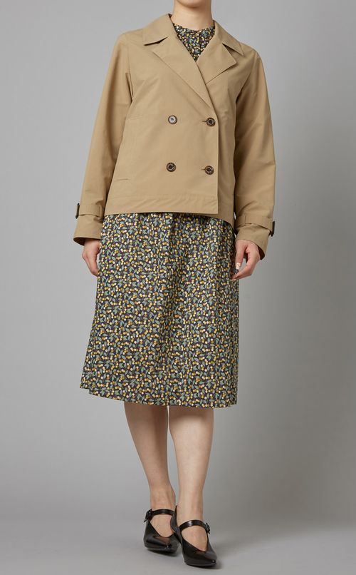 ショートトレンチコート