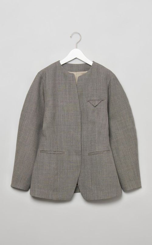 ノーカラーコンストラクティブ