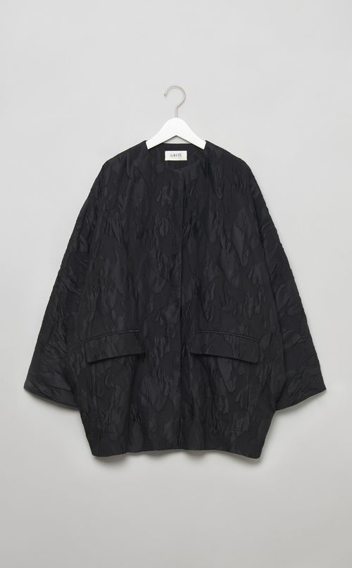 ドルマンスリーブジャガードコート