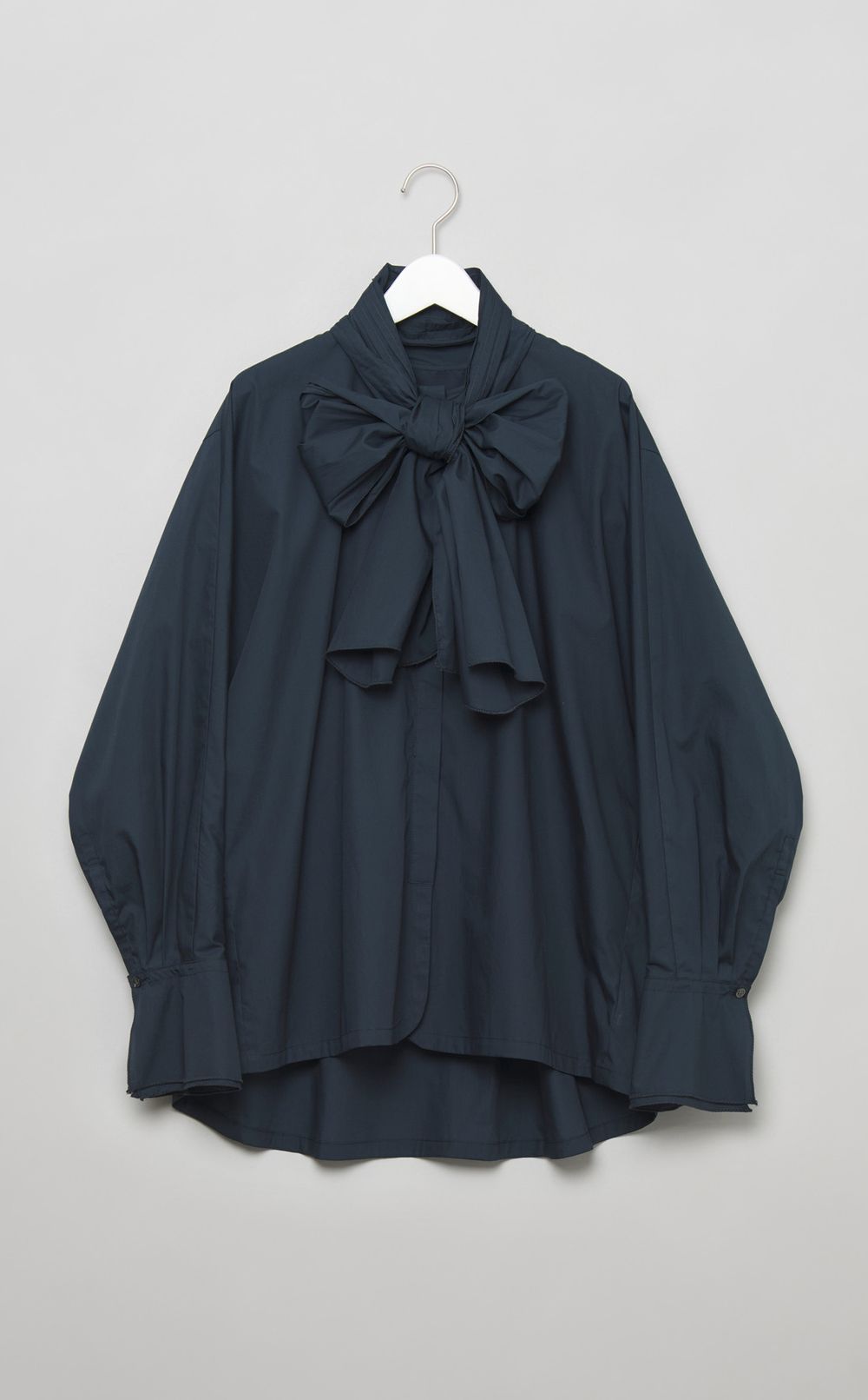 ボウタイリボンブラウス