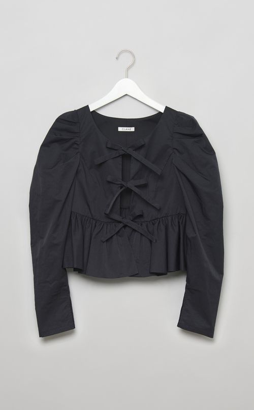 ショートぺプラムリボンブラウス