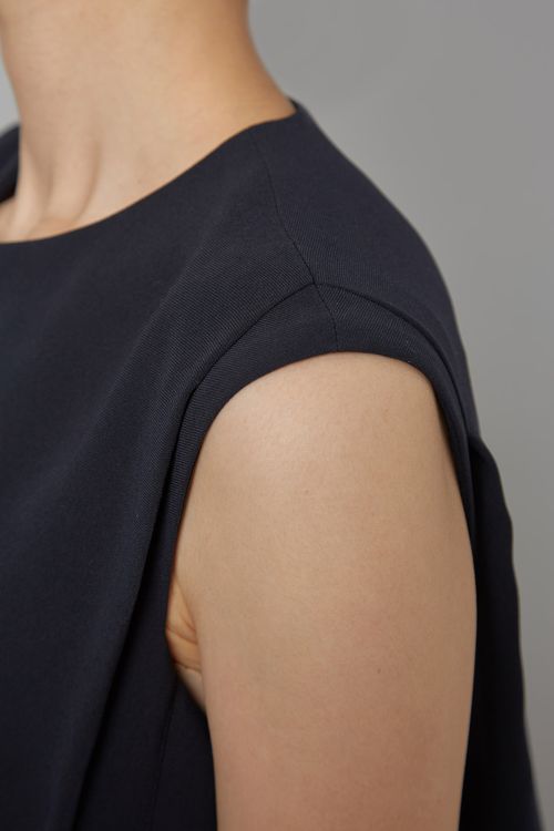 サイドカラープリーツプルオーバー