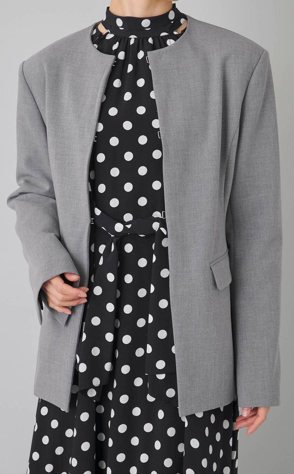 ノーカラーリボンジャケット