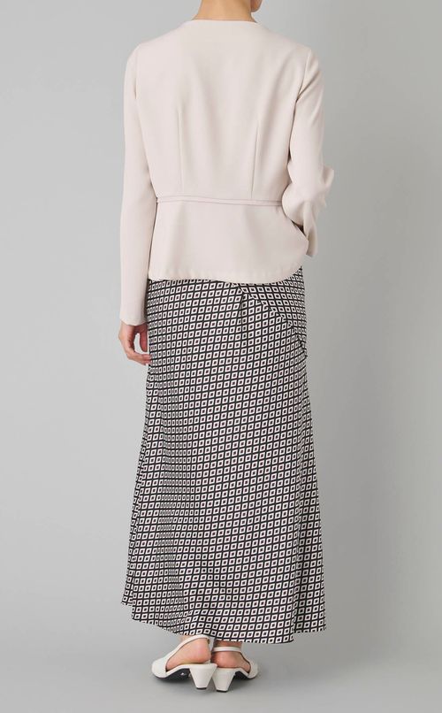 サテンナロースカート