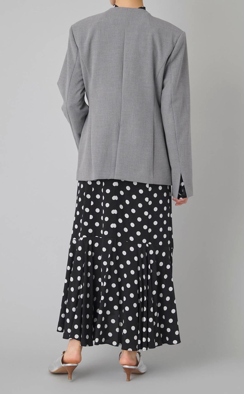 ノーカラーリボンジャケット