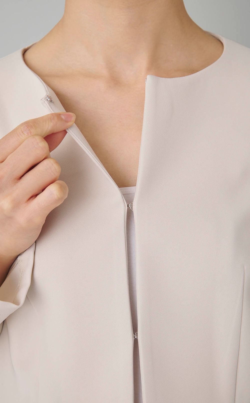 ノーカラーペプラムジャケット