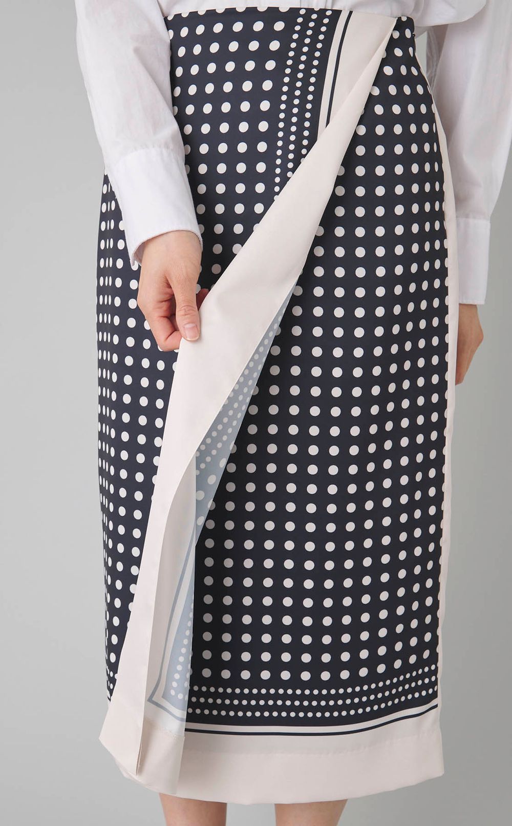 ドット柄ラップディテールスカート