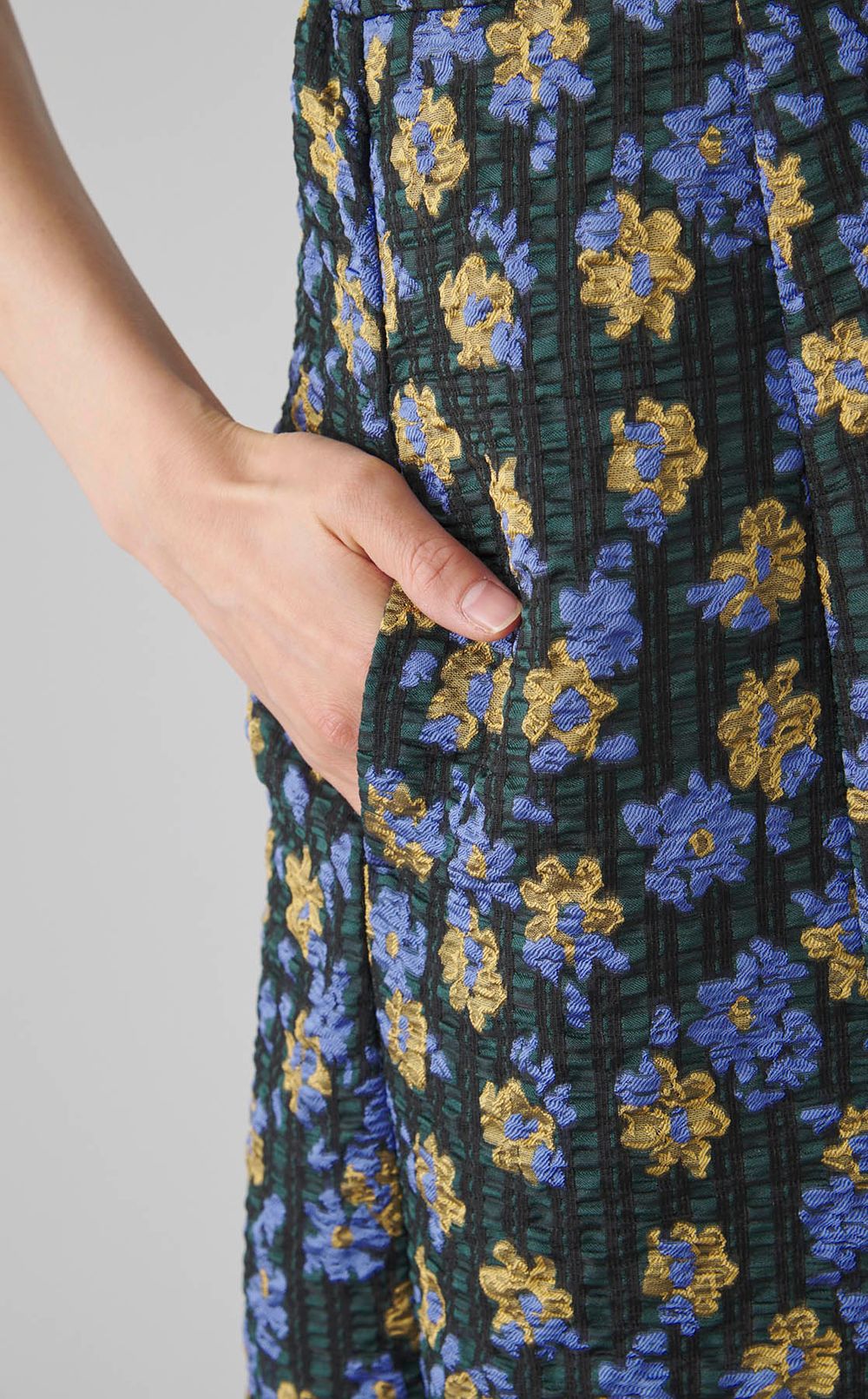 ジャガードフラワーキャミワンピース