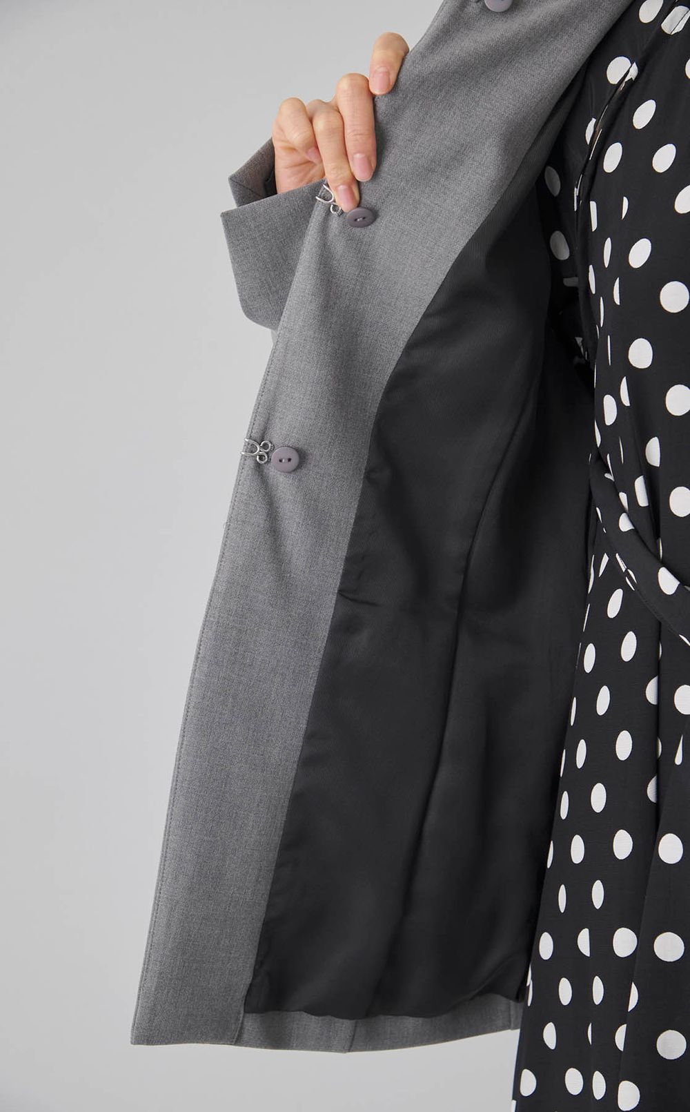 ノーカラーリボンジャケット