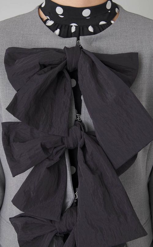 ノーカラーリボンジャケット