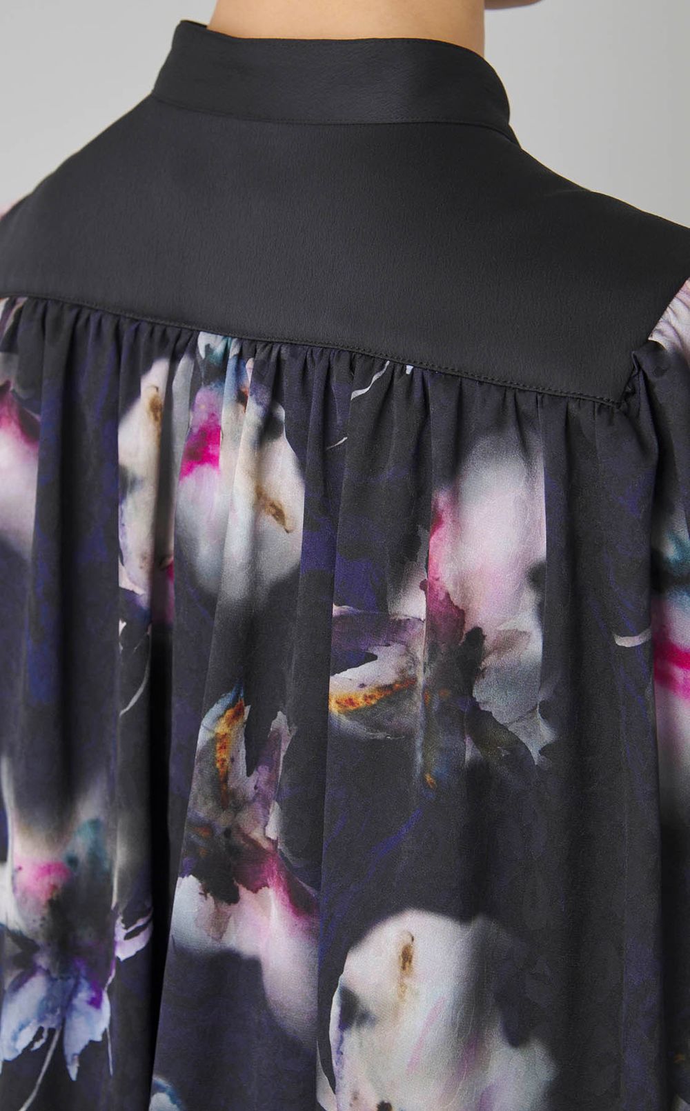 マーブルフラワープリントケープドレス