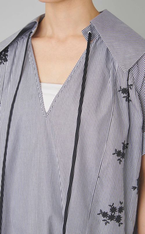 フラワー刺繍ビッグカラーワンピース