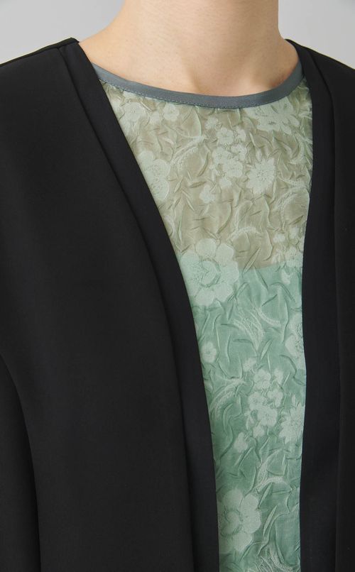 ノーカラーレイヤードジャケット