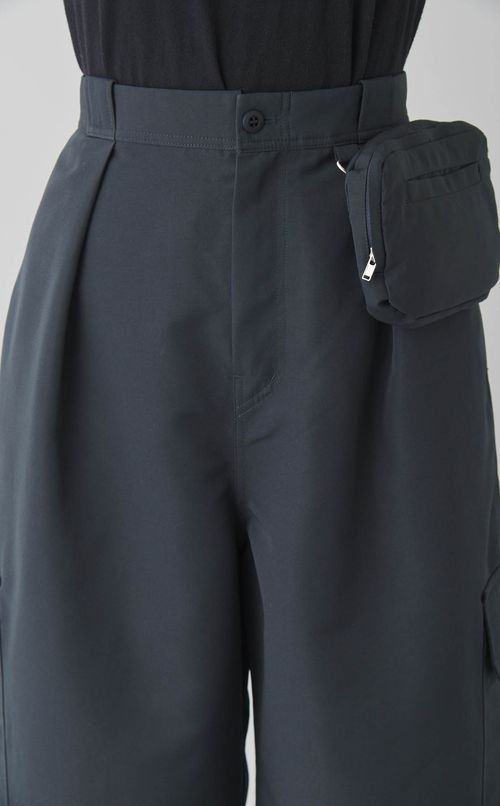 ウエストバッグ中綿パンツ