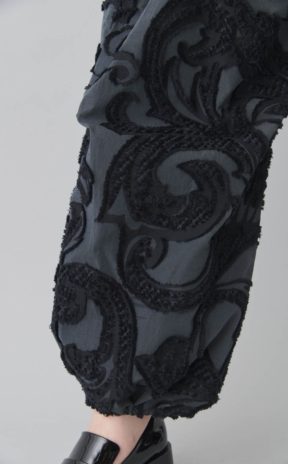 カットジャガードパラシュートパンツ