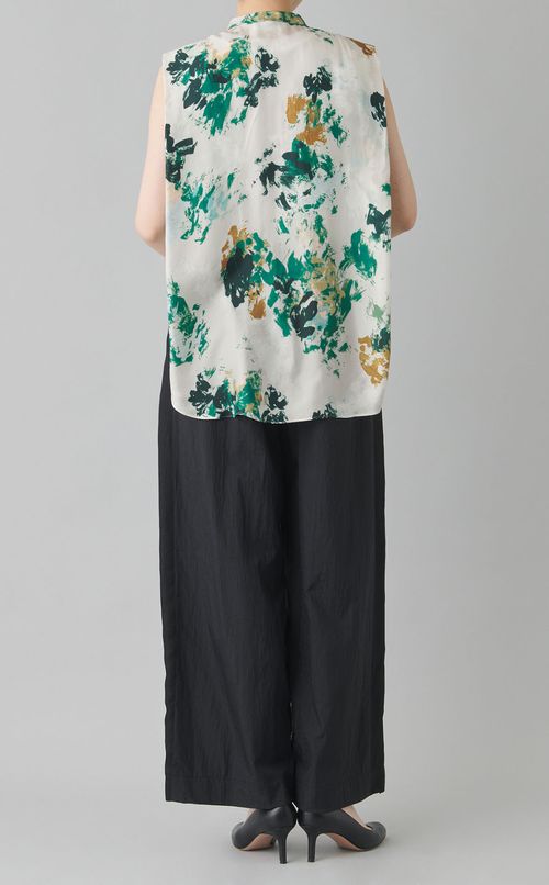 プリントスタンドネックブラウス