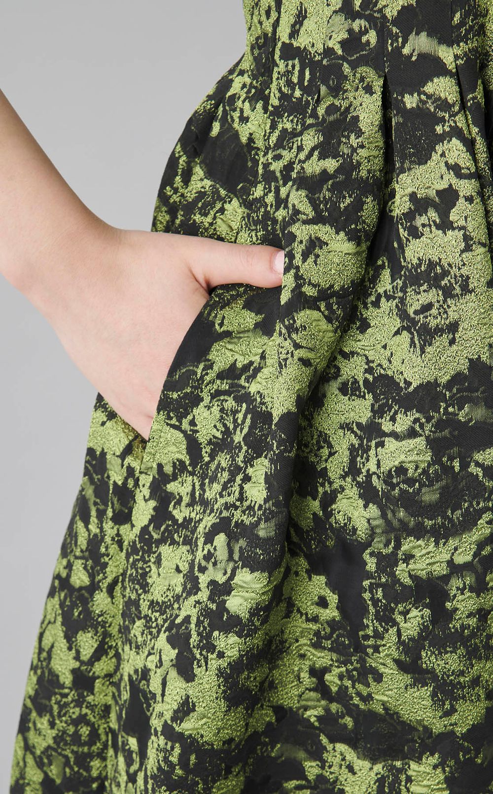 ラメジャガードボリュームワンピース