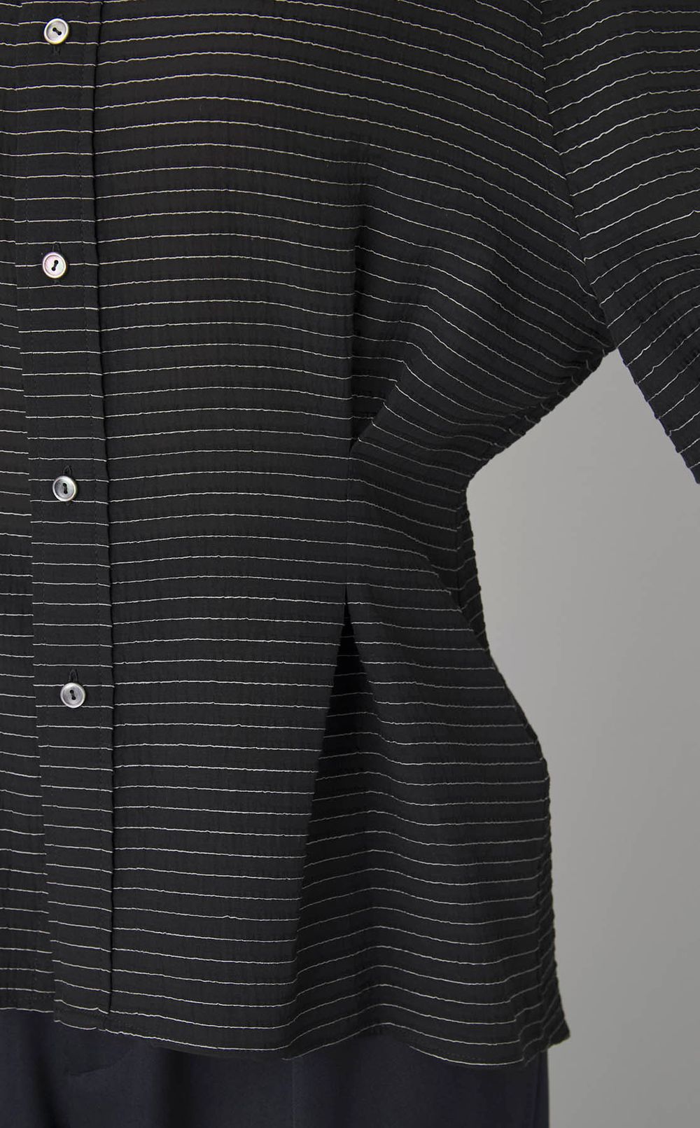 タックジャガードコクーン袖ブラウス