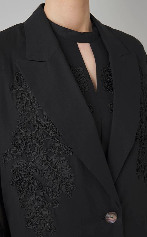 エンブロイダリーシアージャケット