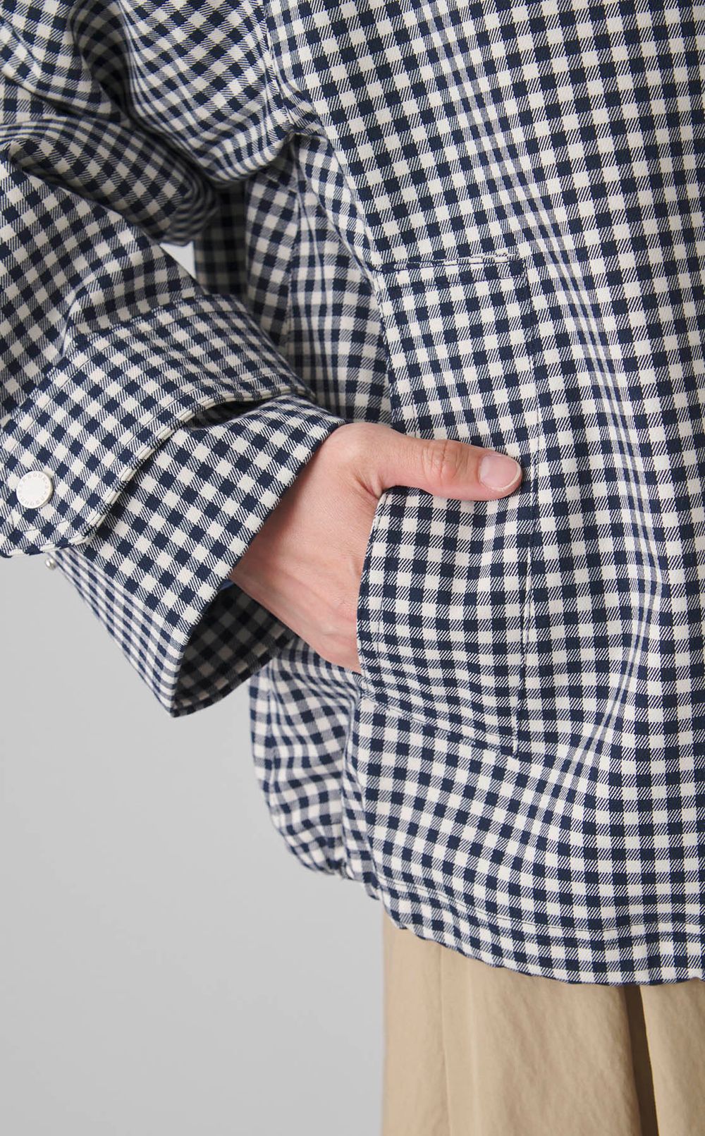 スタンドネック撥水ブルゾン