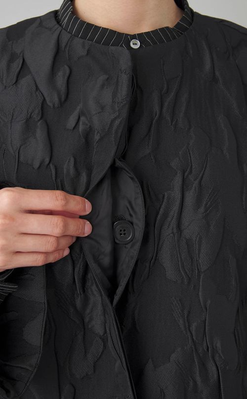 ドルマンスリーブジャガードコート