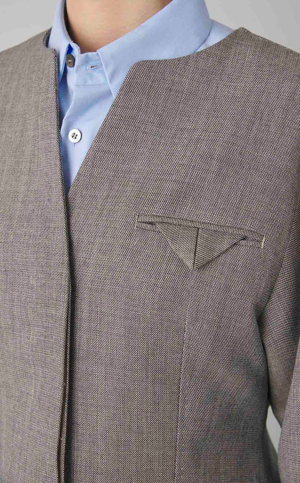 ノーカラーコンストラクティブ