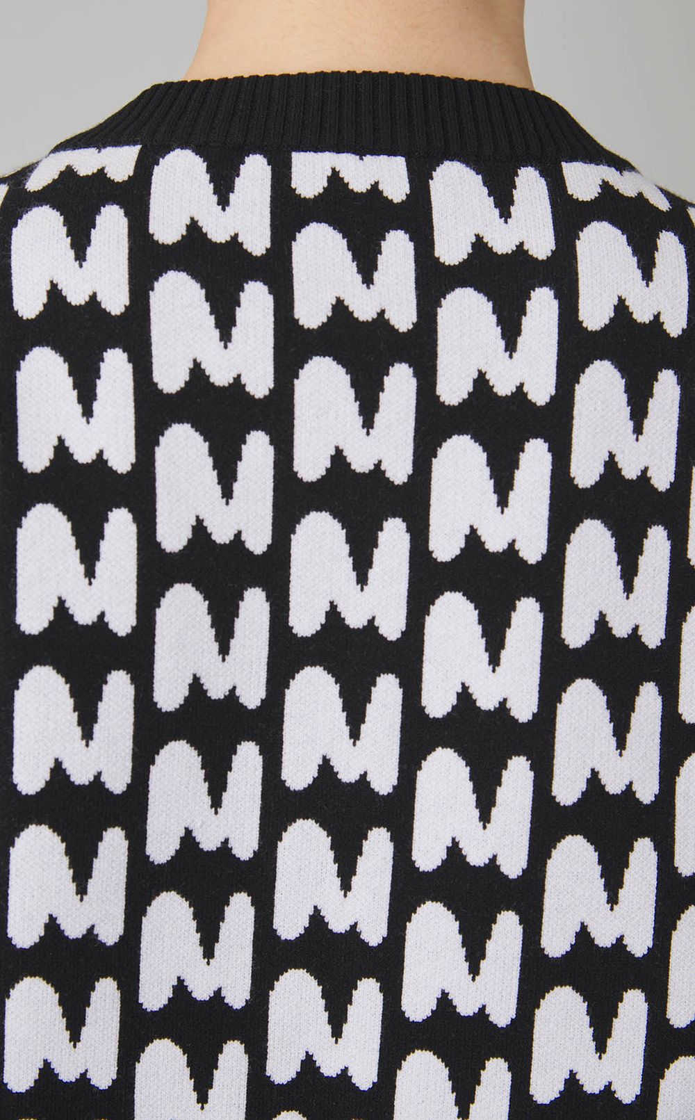 ロゴジャガードクルーネックカーディガン