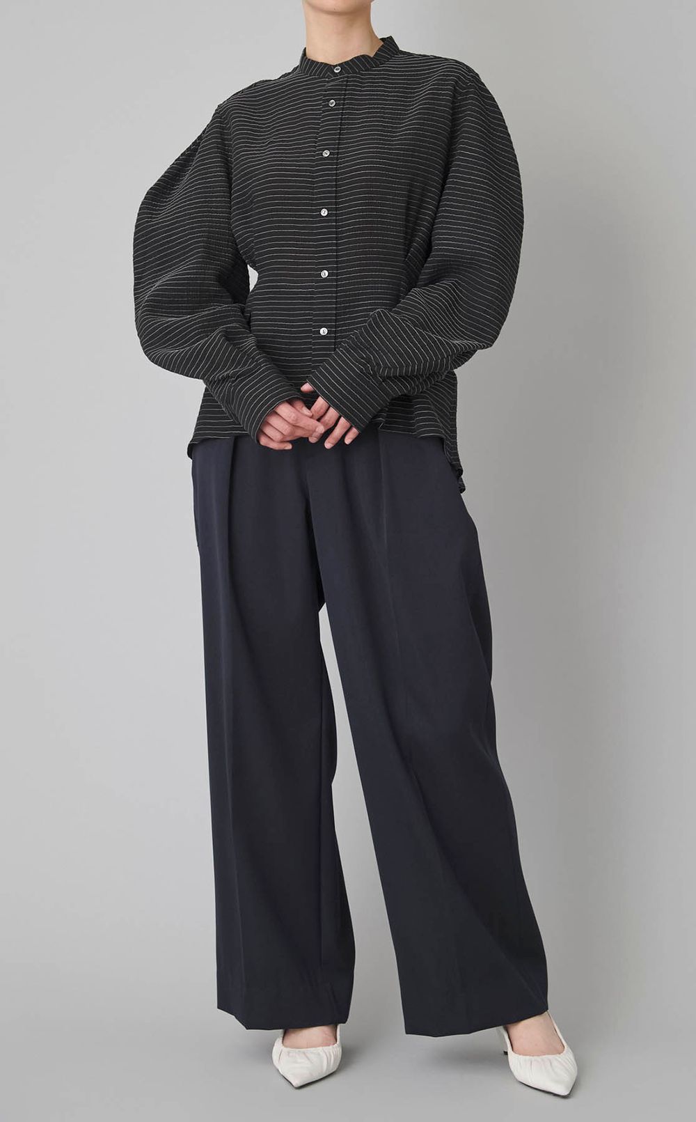 タックジャガードコクーン袖ブラウス