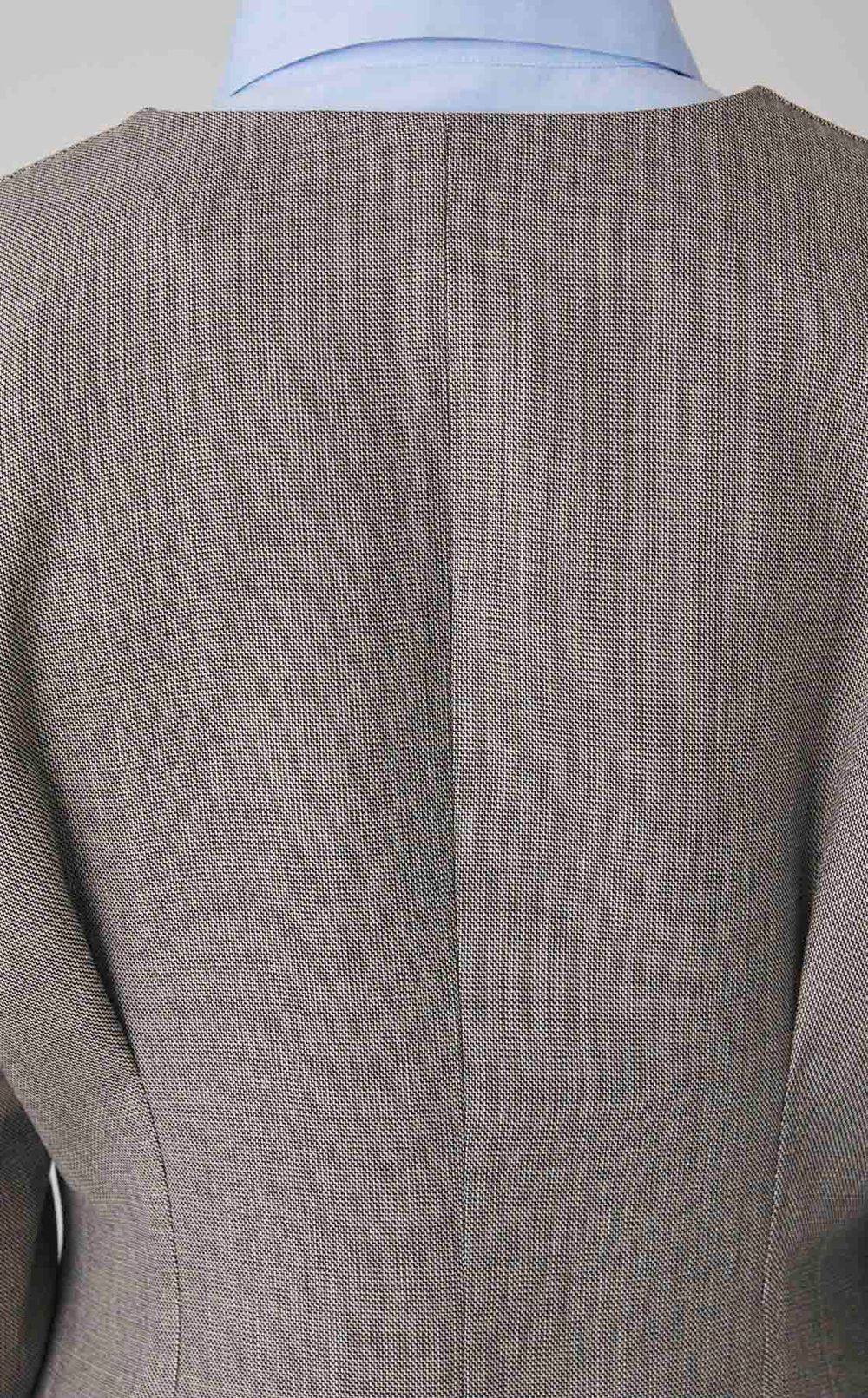 ノーカラーコンストラクティブ