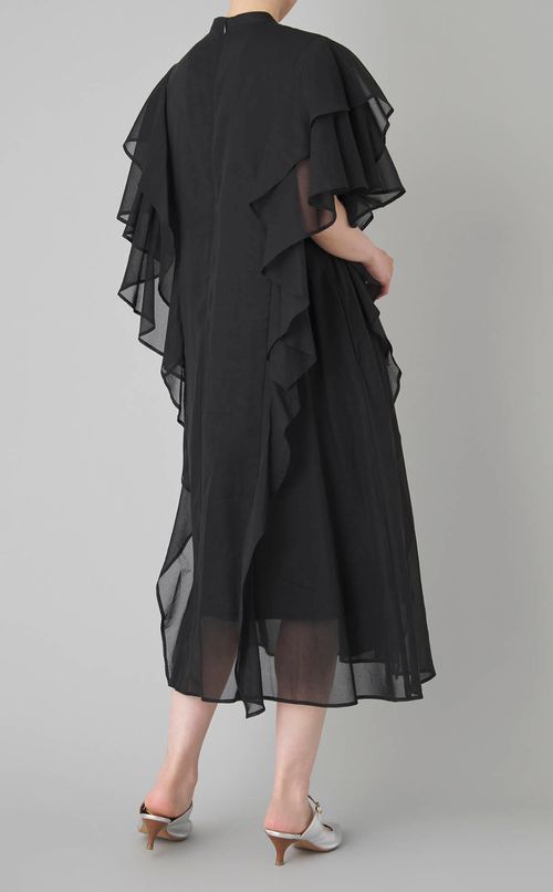 エンブロイダリーラッフルワンピース