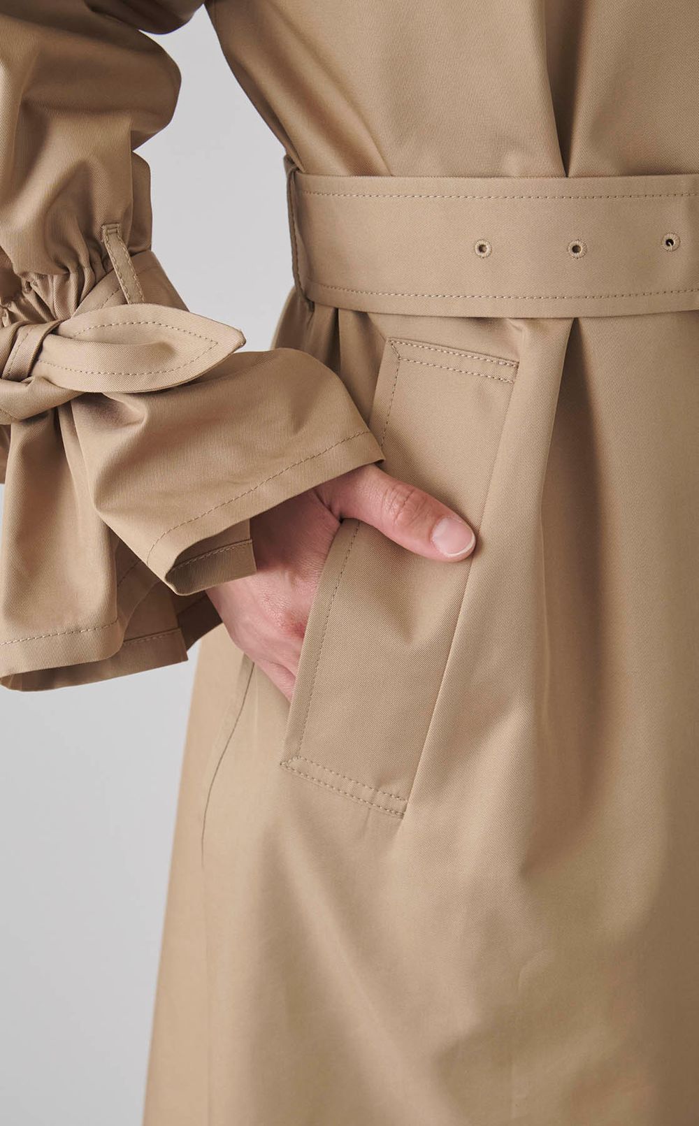 ボリュームスリーブロングコート