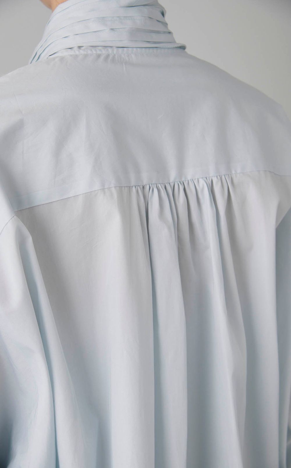 ボウタイリボンブラウス