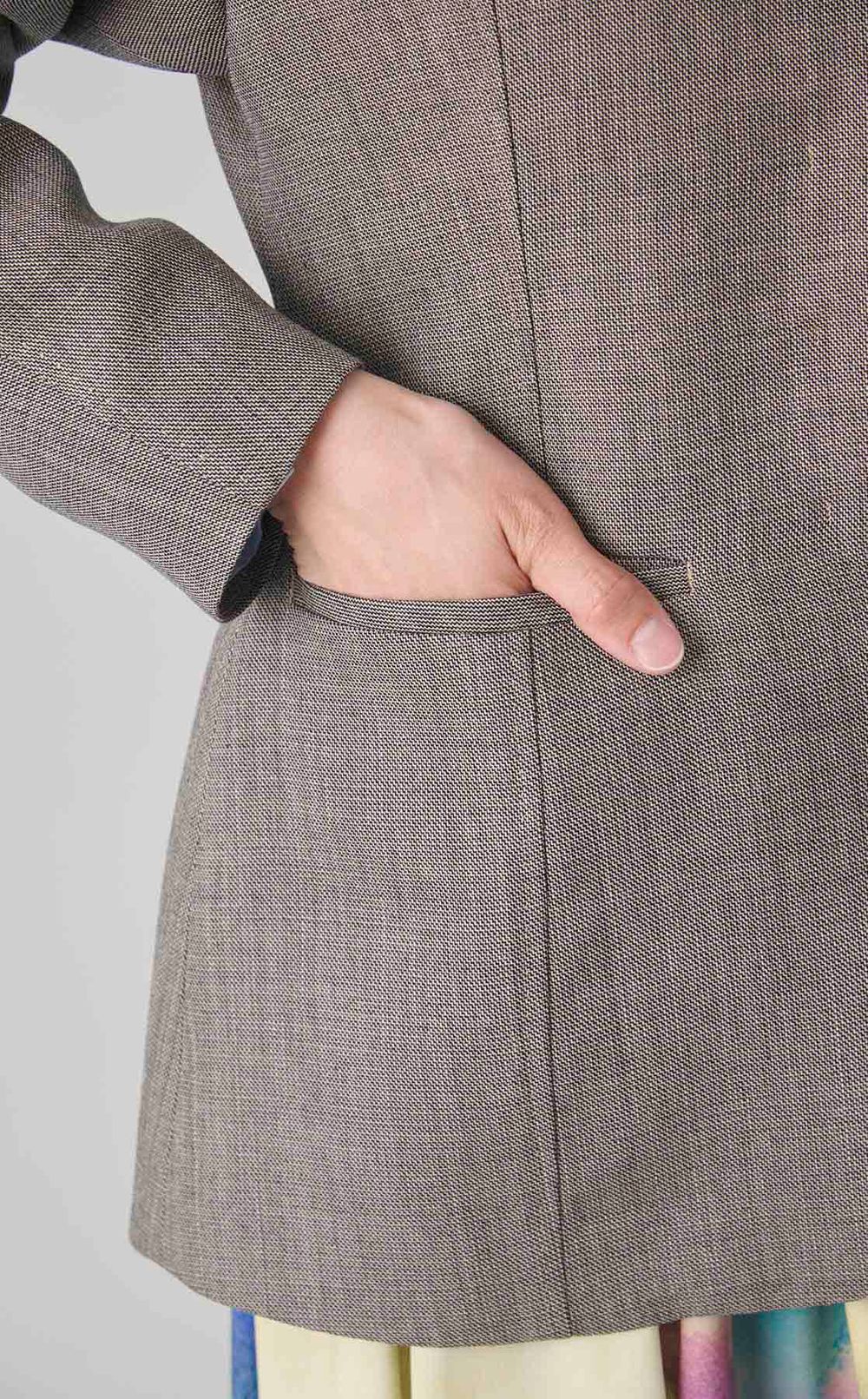 ノーカラーコンストラクティブ