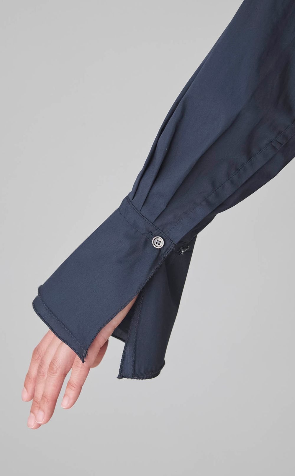 ボウタイリボンブラウス