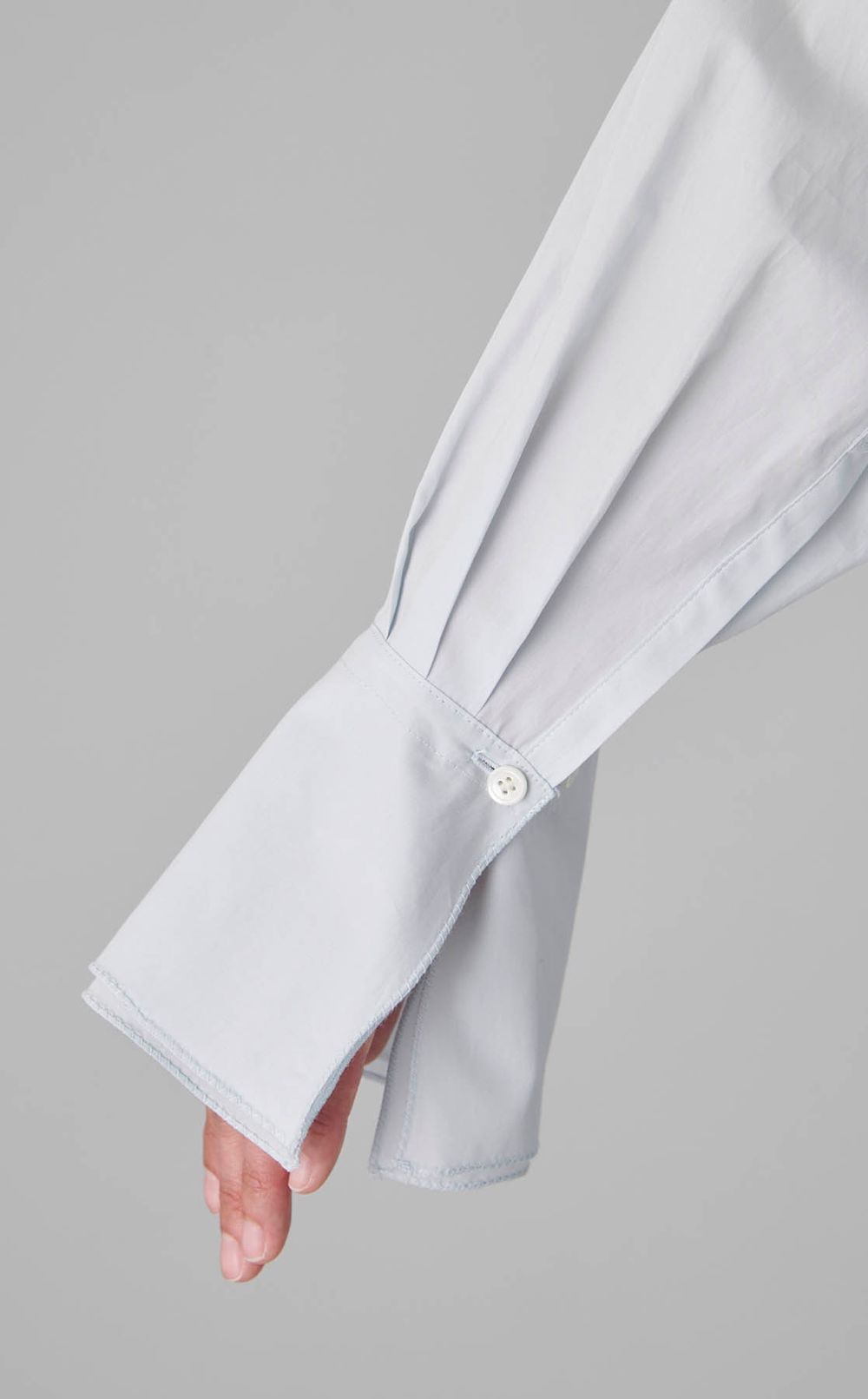 ボウタイリボンブラウス