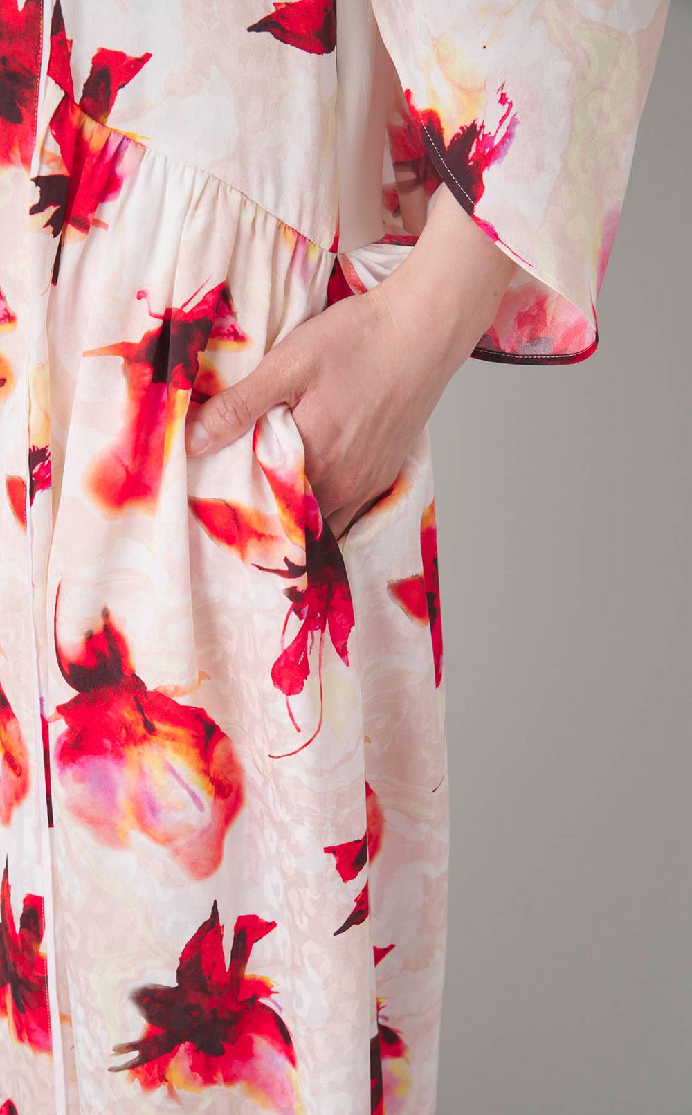 マーブルフラワープリントケープドレス
