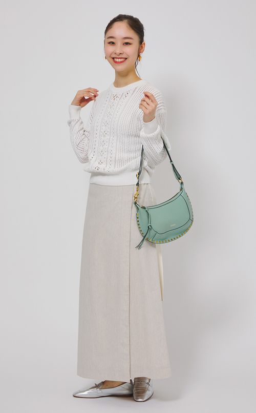 スタッズ付レザーショルダーバッグ