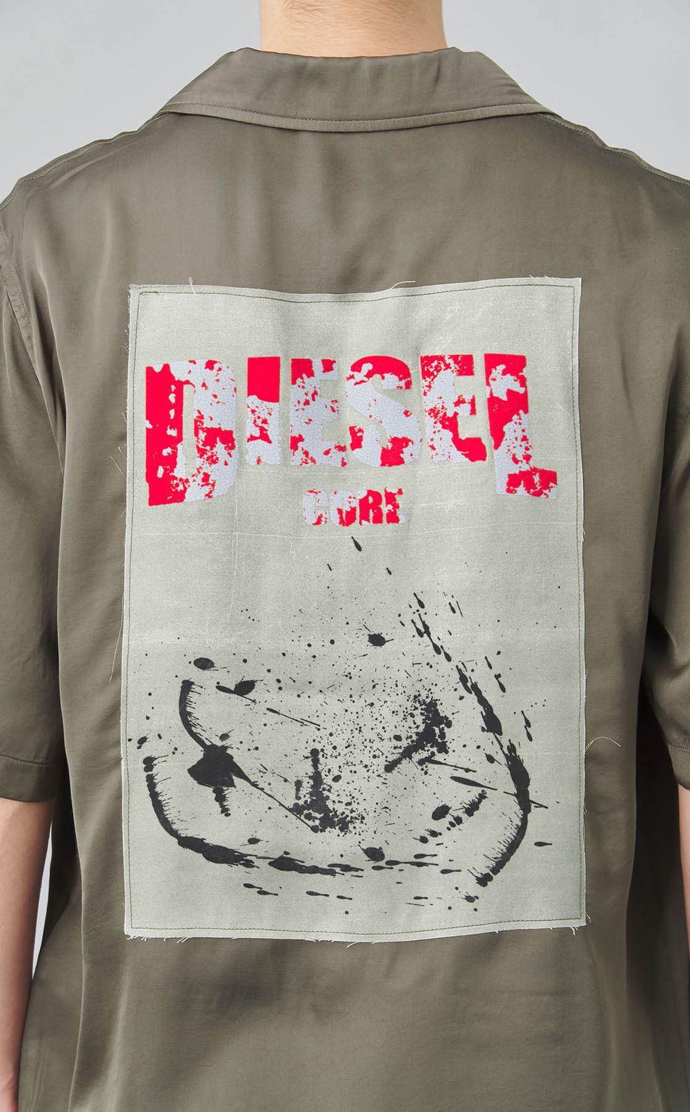 グラフィックショートスリーブシャツ