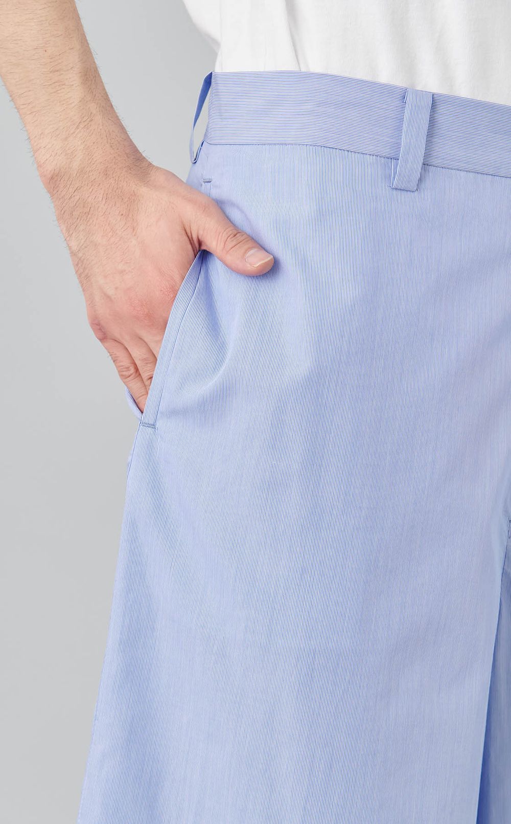 ピンストライプクロップドパンツ