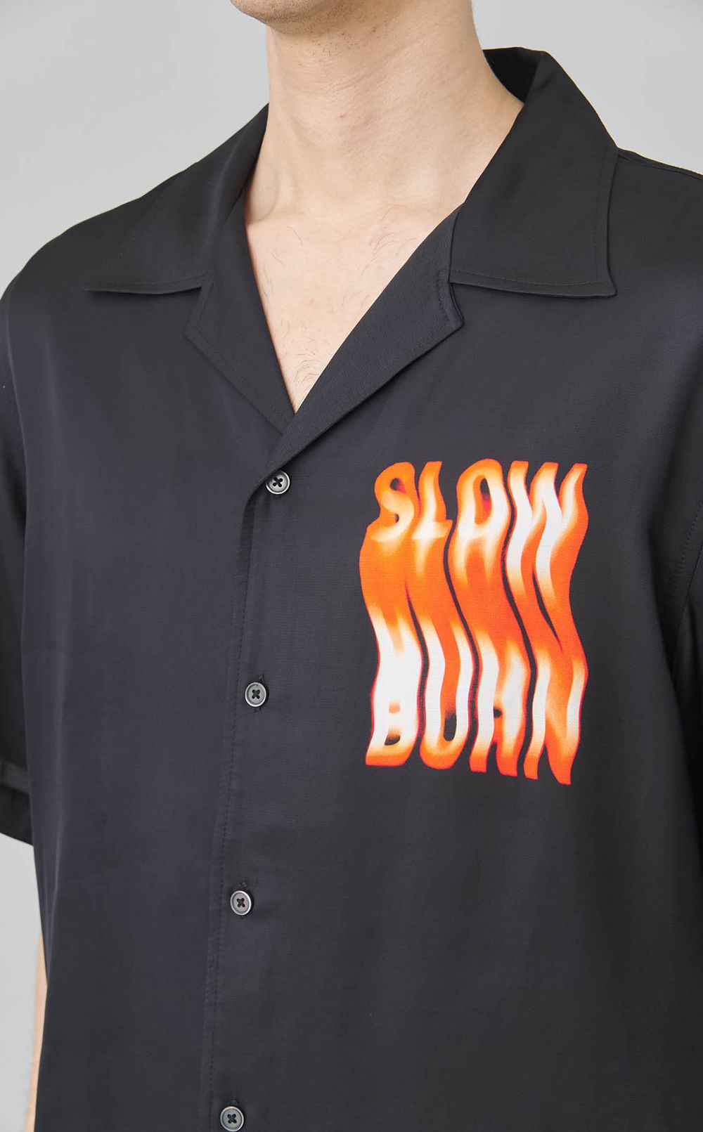 グラフィックショートスリーブシャツ