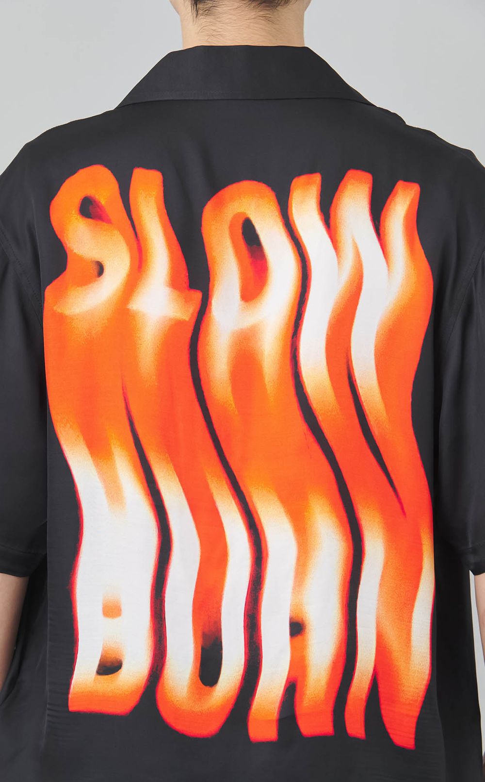 グラフィックショートスリーブシャツ