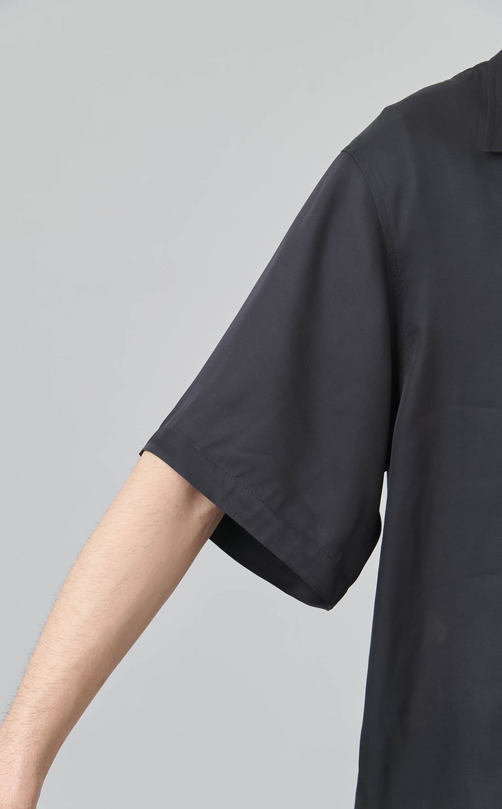 グラフィックショートスリーブシャツ