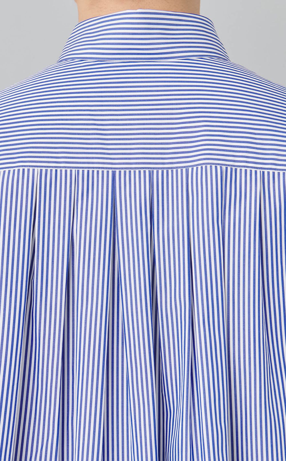 バックプリーツストライプシャツ
