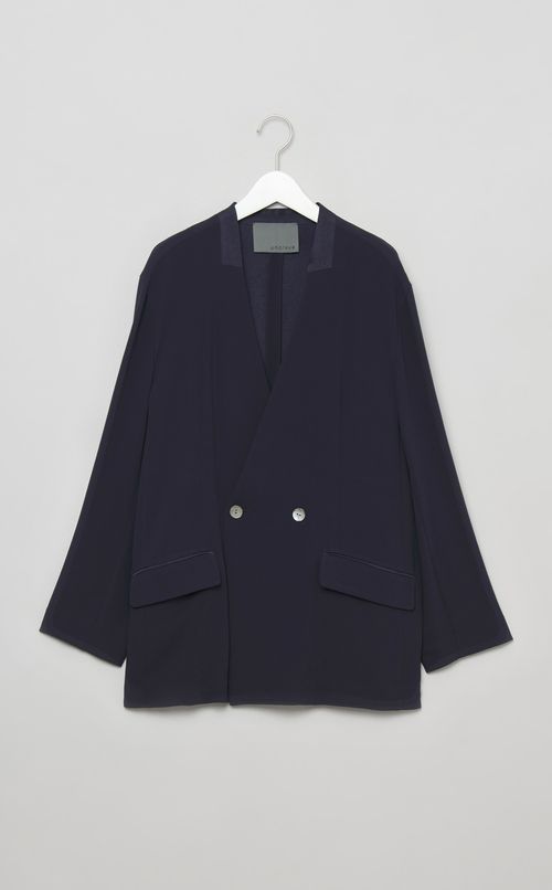 バックサテンノーカラージャケット