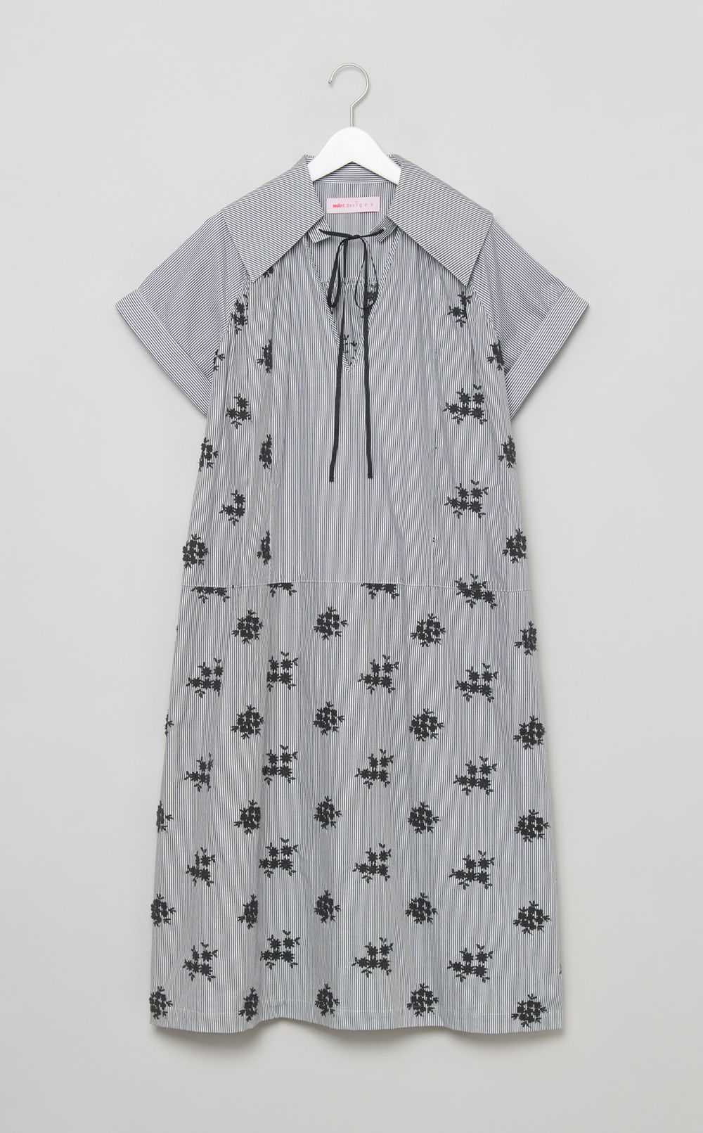 フラワー刺繍ビッグカラーワンピース